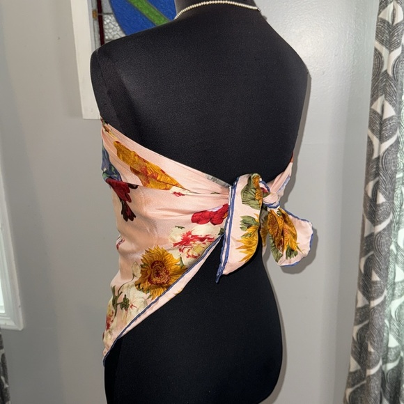 Stunning 100% Silk Scarf/ Flowerpot Design - Picture 4 of 6